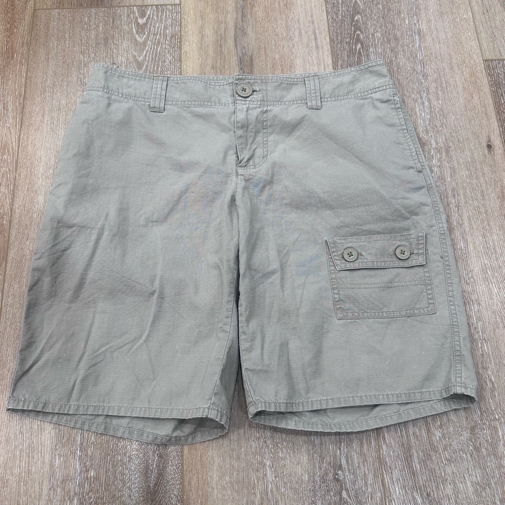 The North Face Gray Rip-Stop Outdoor Sports Shorts Women's Size 12 Long